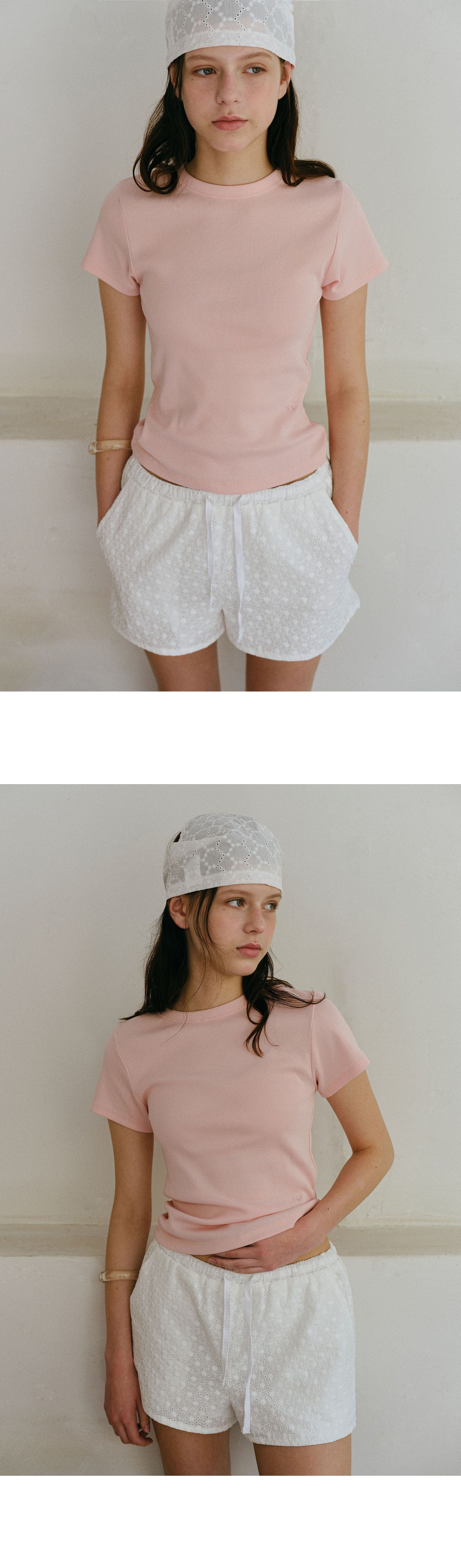 ANDNEEDS Bessette half tee (light pink)