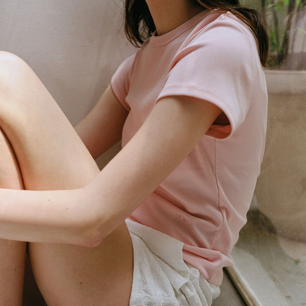 ANDNEEDS Bessette half tee (light pink)