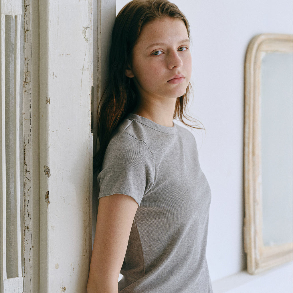 ANDNEEDS Bessette half tee (melange gray)