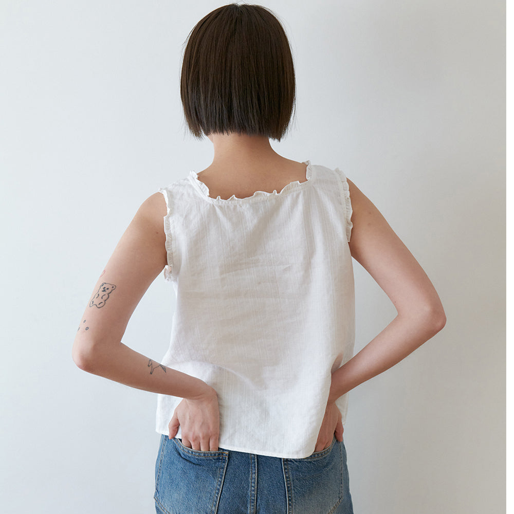 STEP AROUND Ruffle pocket crop blouse_WHITE