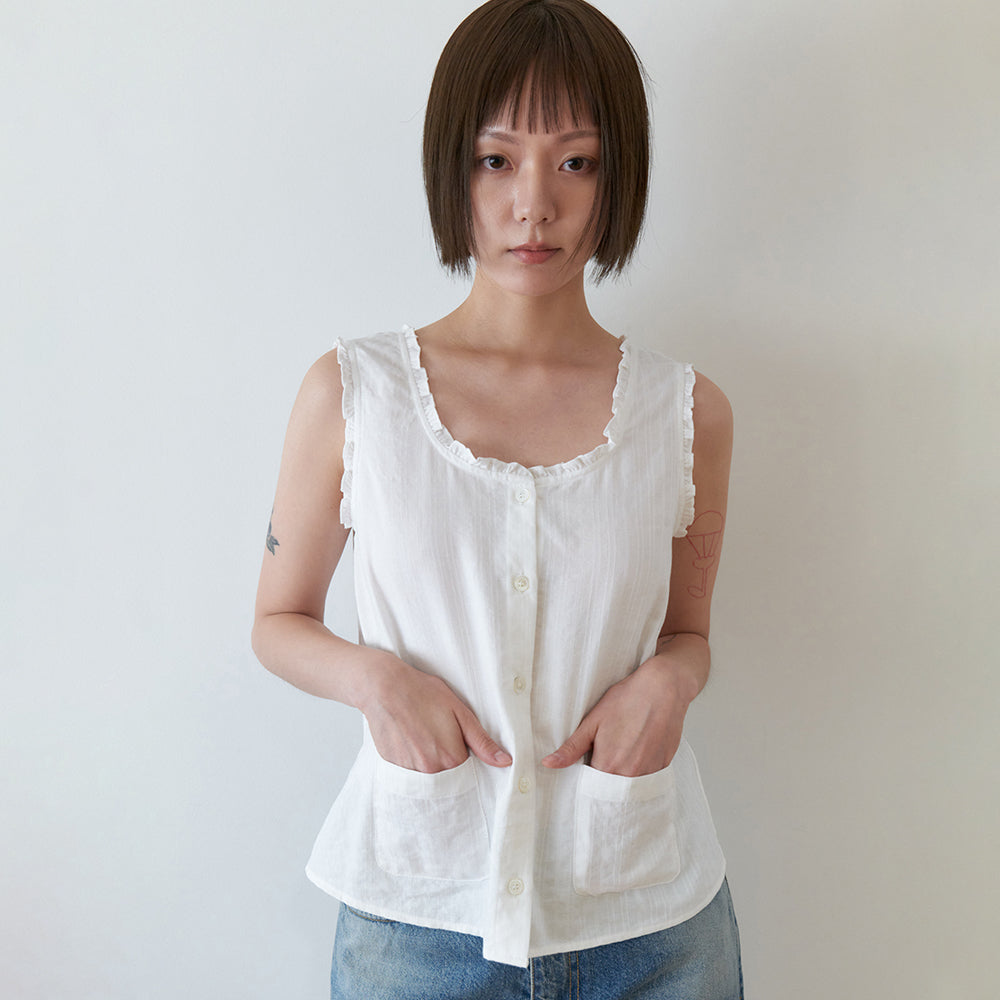 STEP AROUND Ruffle pocket crop blouse_WHITE