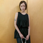 STEP AROUND Tucked strap tunic blouse_BLACK