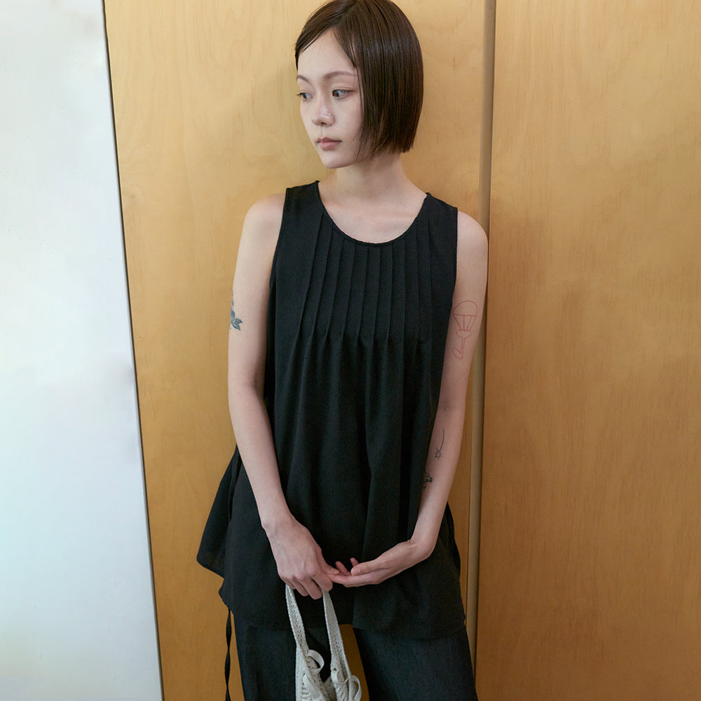STEP AROUND Tucked strap tunic blouse_BLACK