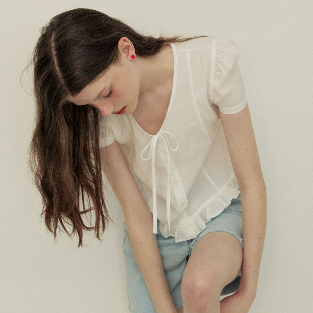 ADAUL Puff button ribbon half sleeve blouse - white