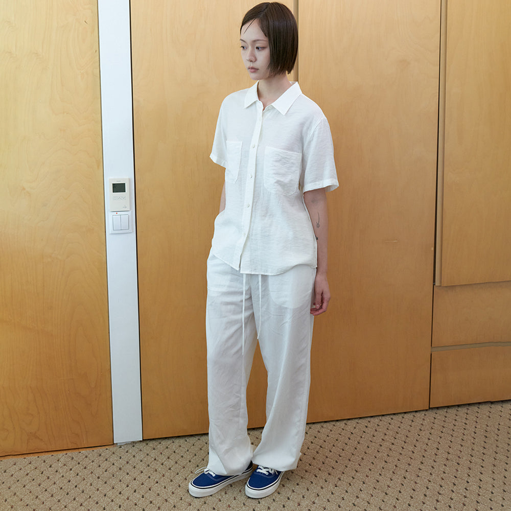 STEP AROUND Half sleeves silky shirts_IVORY