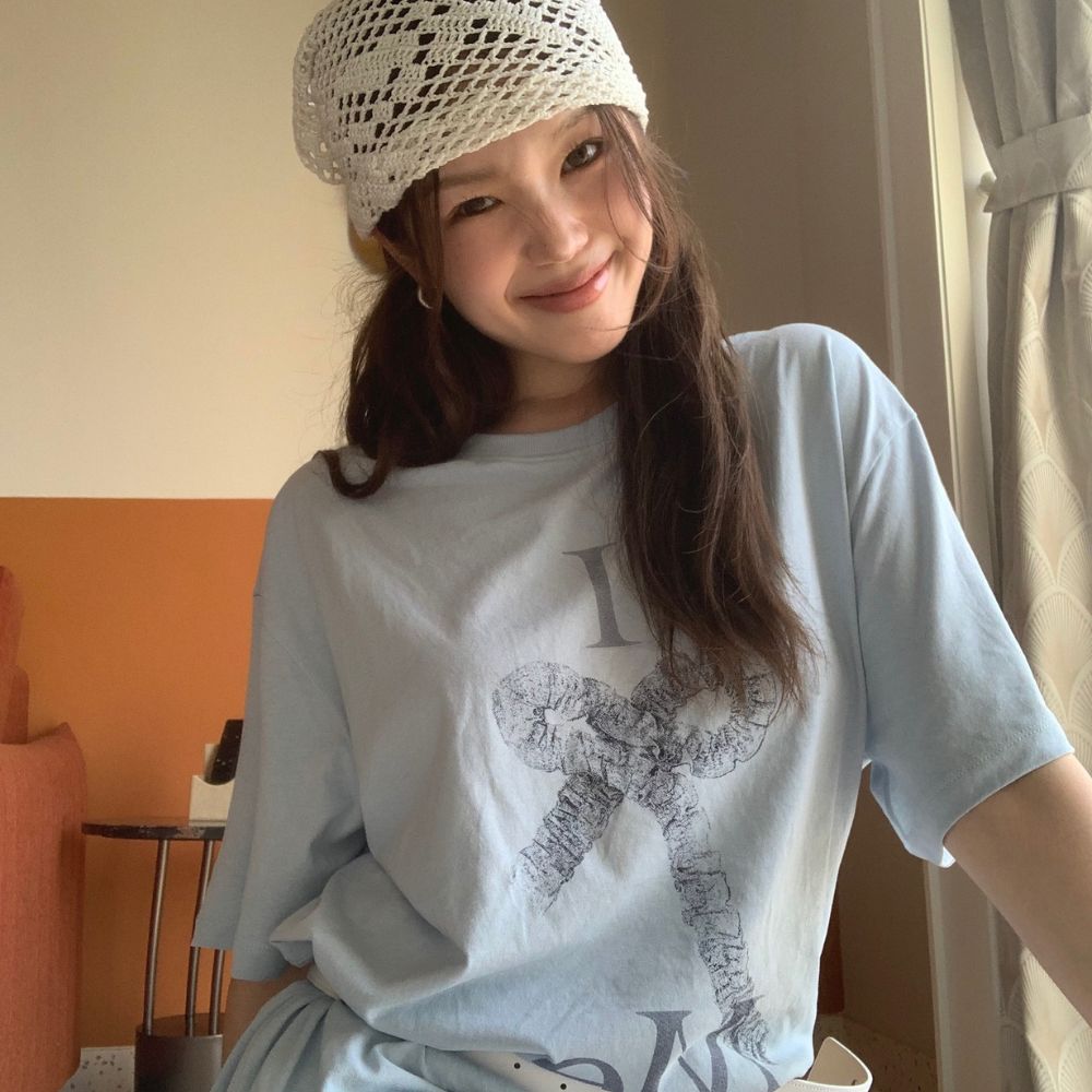 LUCKY CHOUETTE Chouetties by LUCKY CHOUETTE_Graphic Semi Over Fit Half Sleeve T-shirt (light blue)_LATAX25600BUL