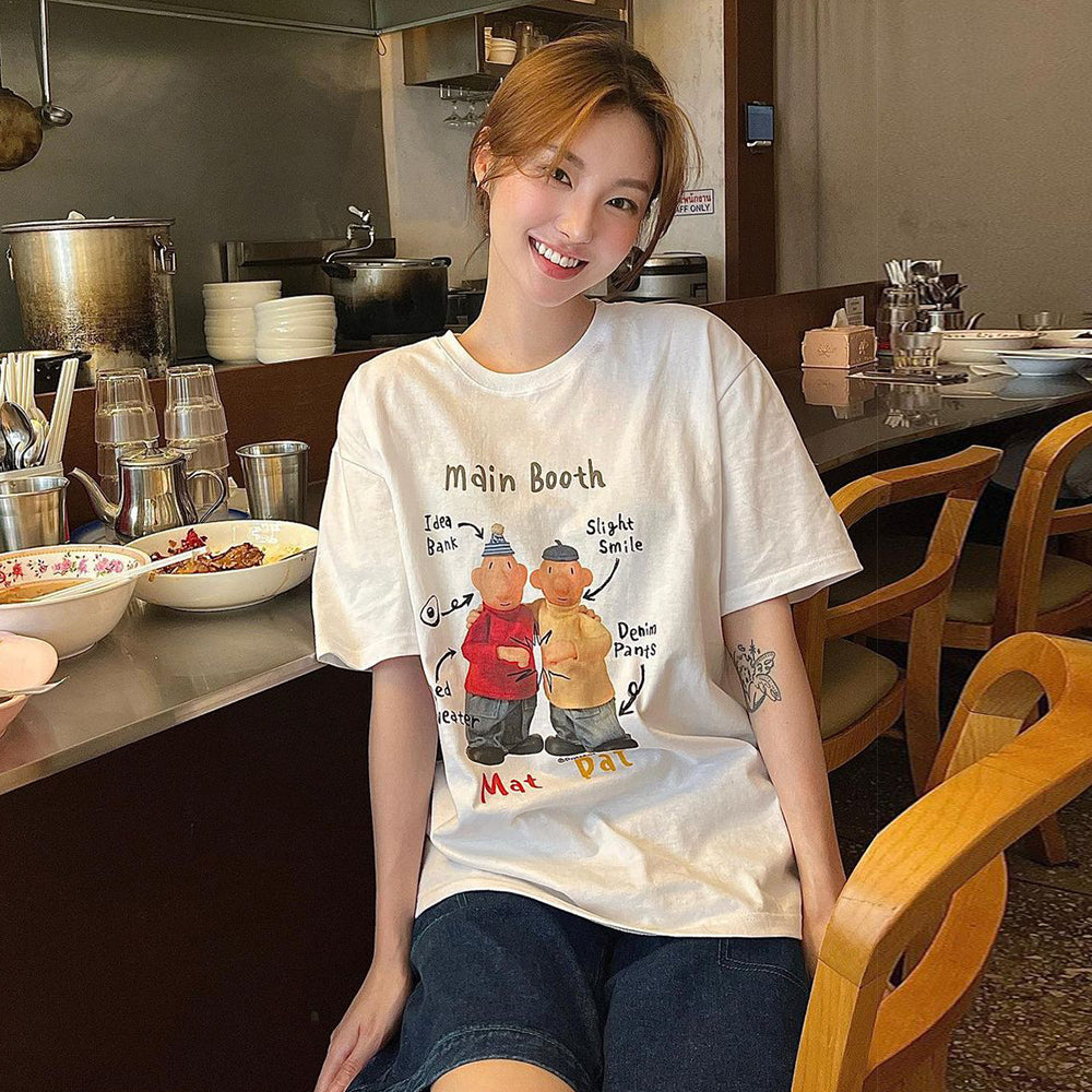MAINBOOTH [Pat and Mat] QnA T-shirt (white)