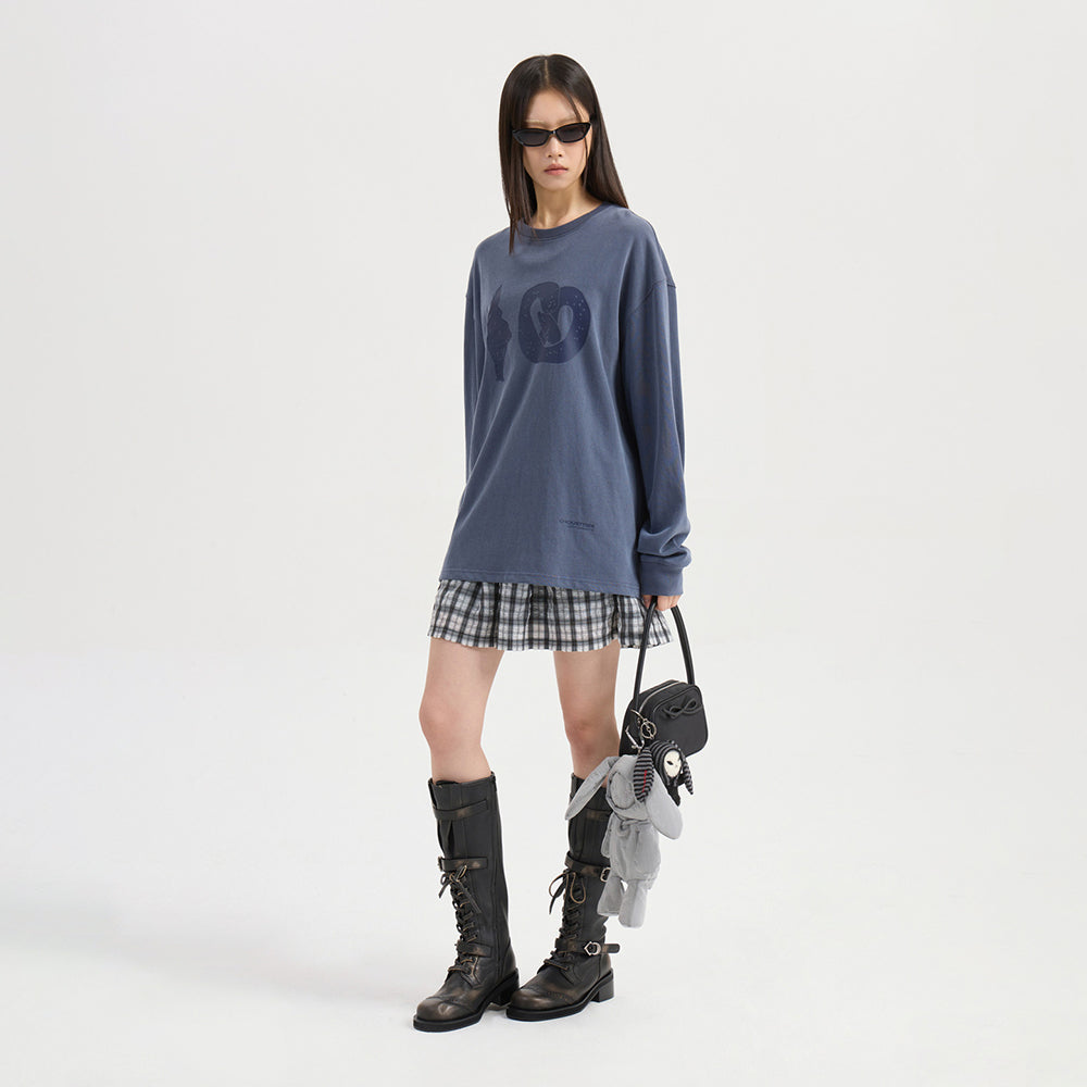 LUCKY CHOUETTE Chouetties by LUCKY CHOUETTE Graphic Loose Fit Pigment Long Sleeve T-shirt (dark blue) LATAX25250BUD