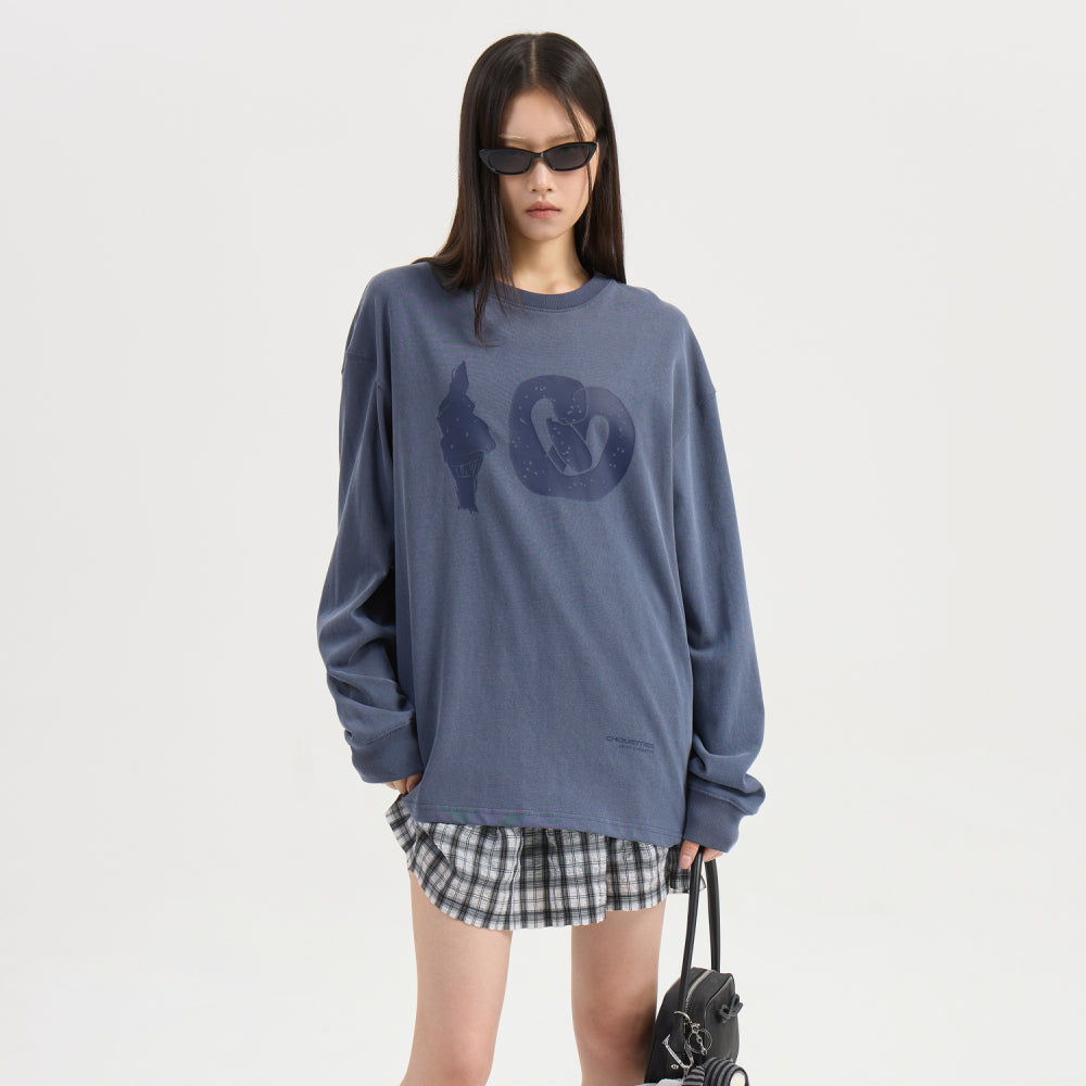 LUCKY CHOUETTE Chouetties by LUCKY CHOUETTE Graphic Loose Fit Pigment Long Sleeve T-shirt (dark blue) LATAX25250BUD