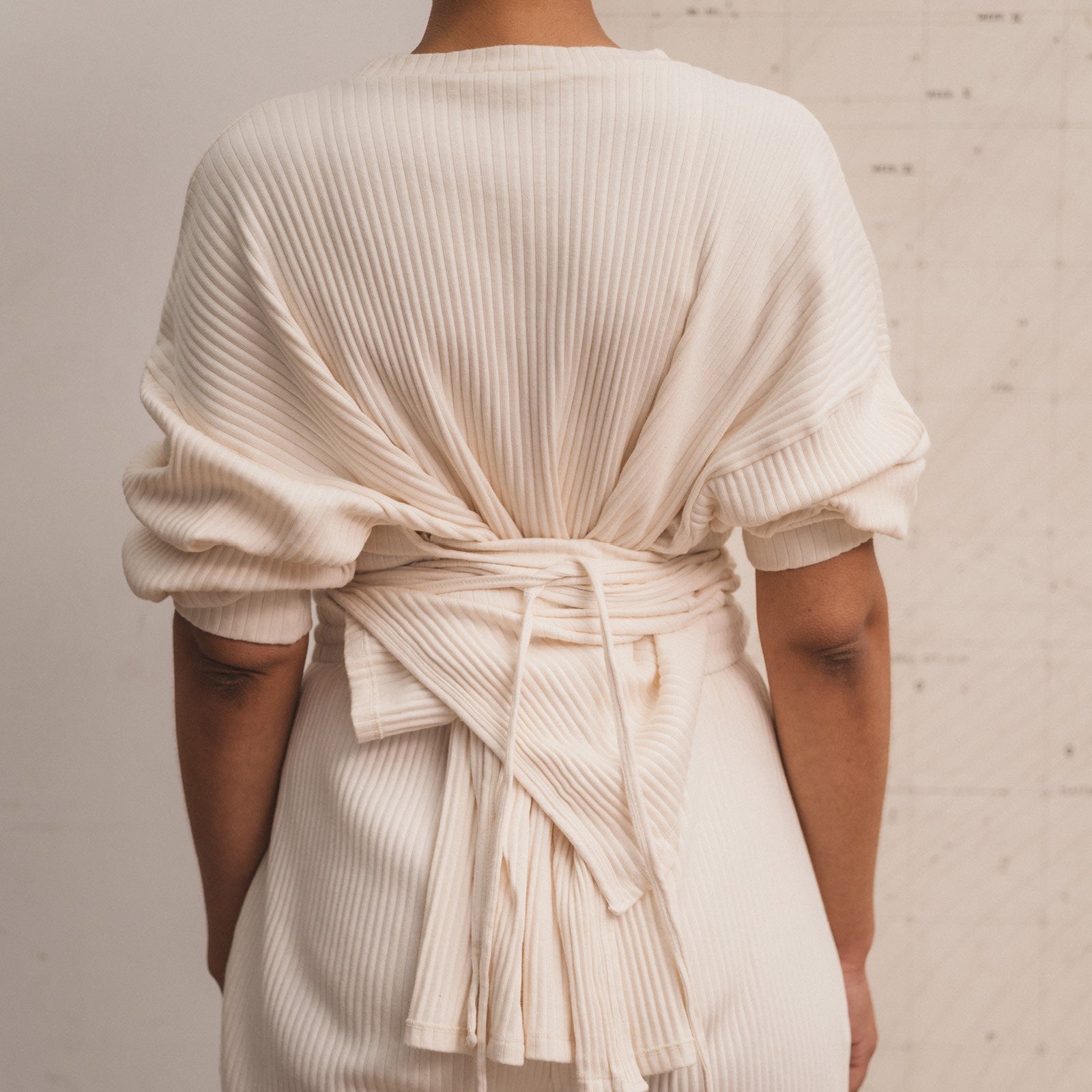 BASERANGE SHAW LONG SLEEVE (FLEECE RIB)