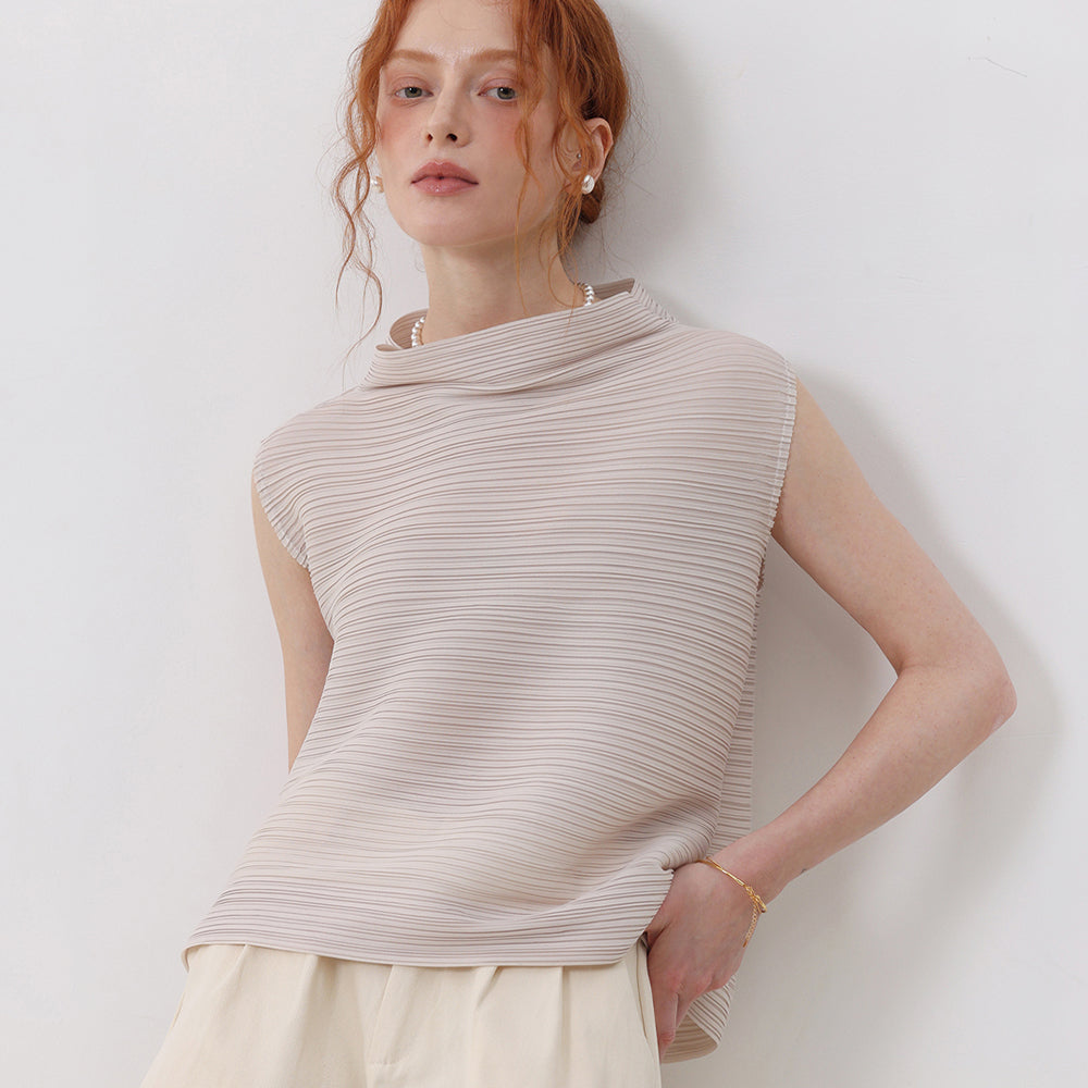 PLEATSMOOD Shoa half-neck sleeveless pleated blouse_lightbeige