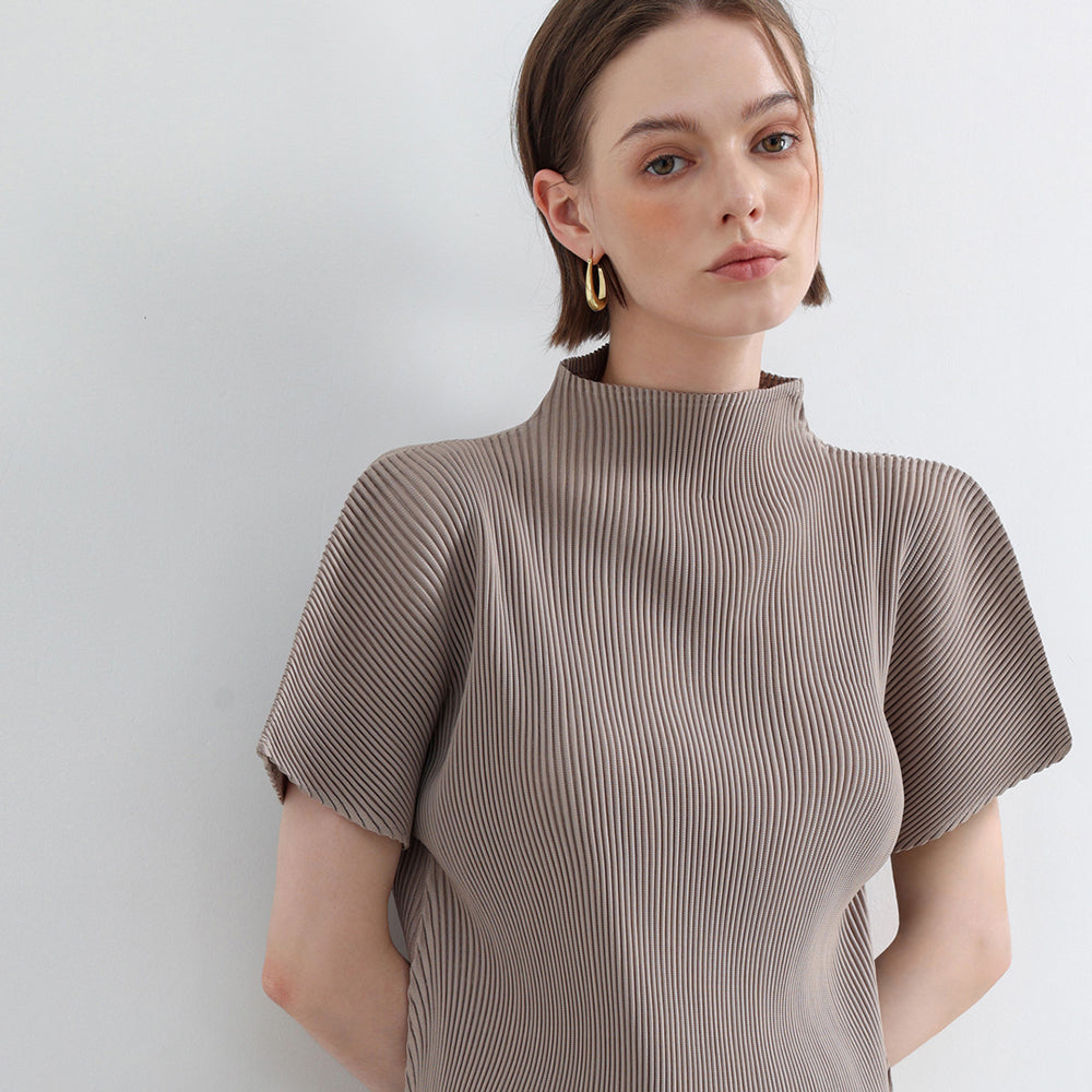 PLEATSMOOD Essential pleated half-neck top_beige