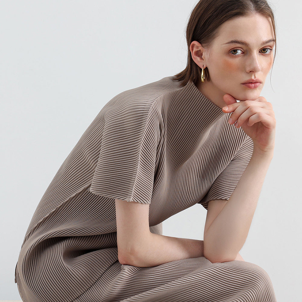 PLEATSMOOD Essential pleated half-neck top_beige