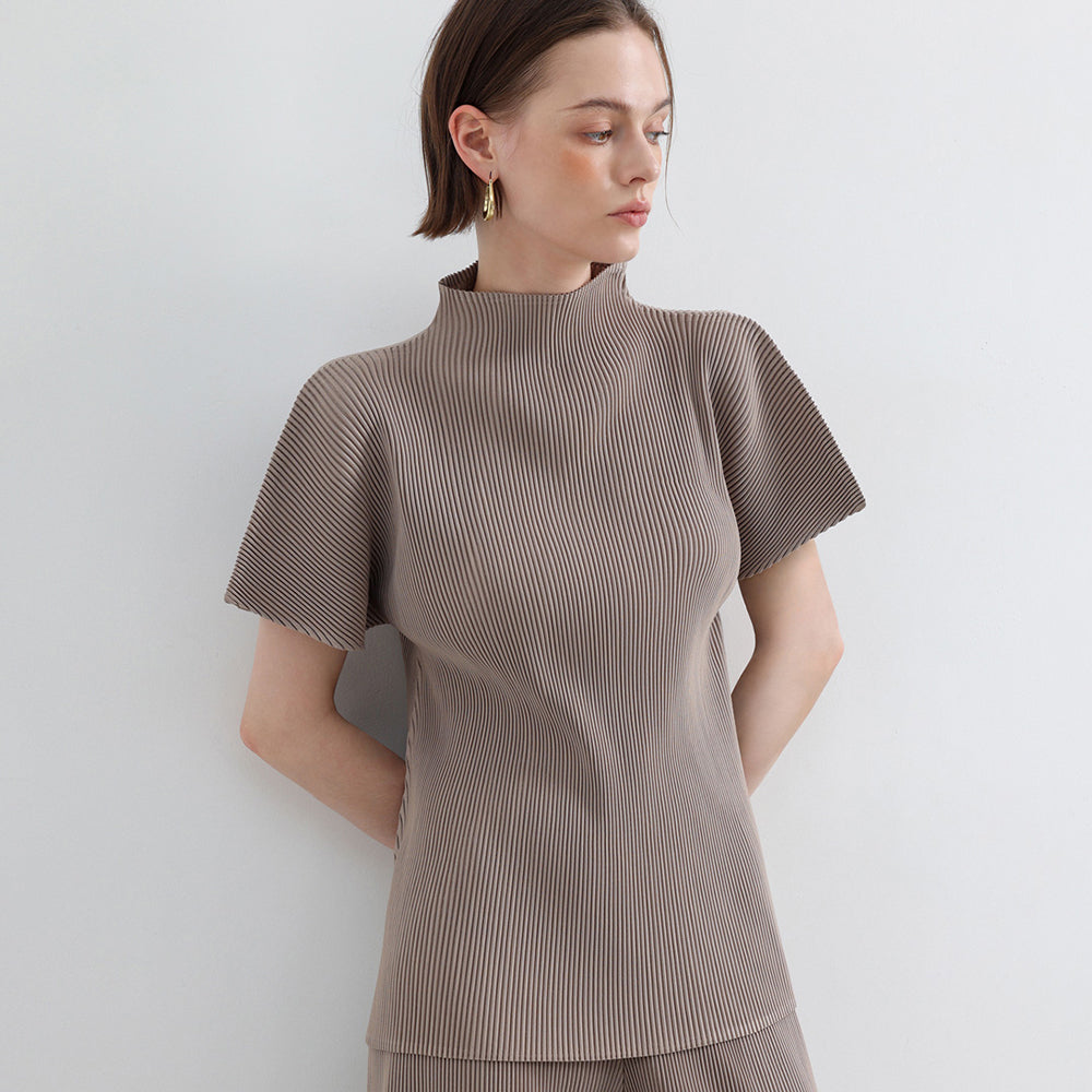 PLEATSMOOD Essential pleated half-neck top_beige