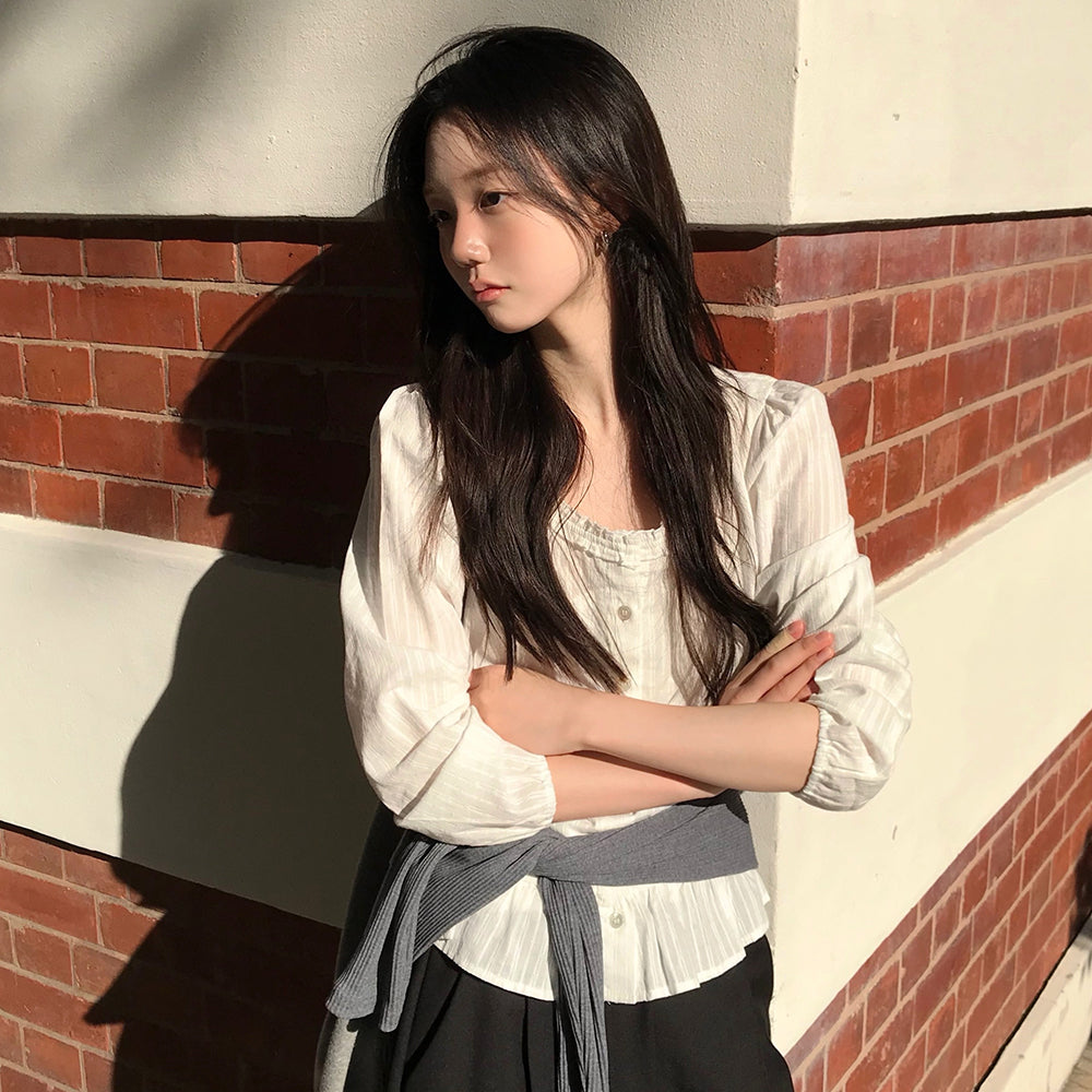 LETTER FROM MOON Not knee round neck frill blouse (ivory)