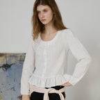 LETTER FROM MOON Not knee round neck frill blouse (ivory)