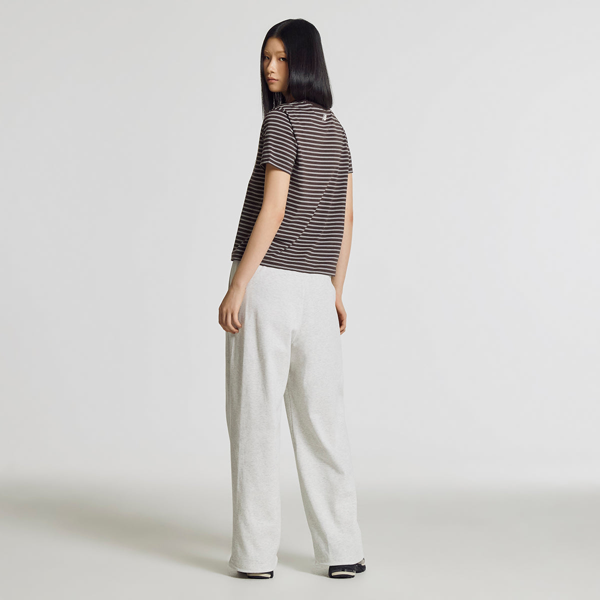 NEW BALANCE NBNEG2W422 / WOMEN Essential Basic Striped Short Sleeve T-Shirt (BROWN)