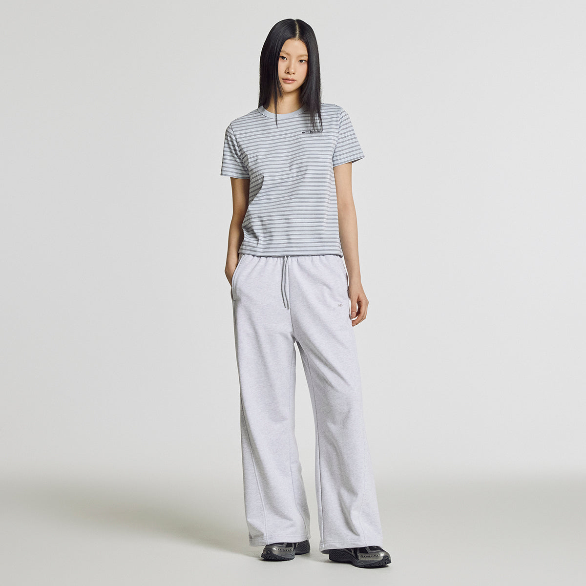 NEW BALANCE NBNEG2W422 / WOMEN Essential Basic Striped Short Sleeve T-Shirt (L/BLUE)