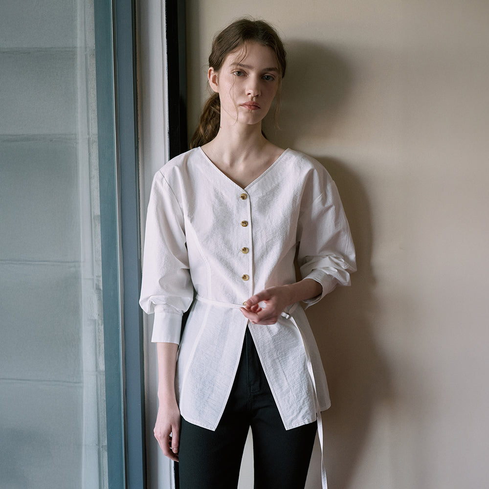 LAMEREI [6th reorder] Hourglass V-Neck Blouse[LMBFSPSH316]-2color