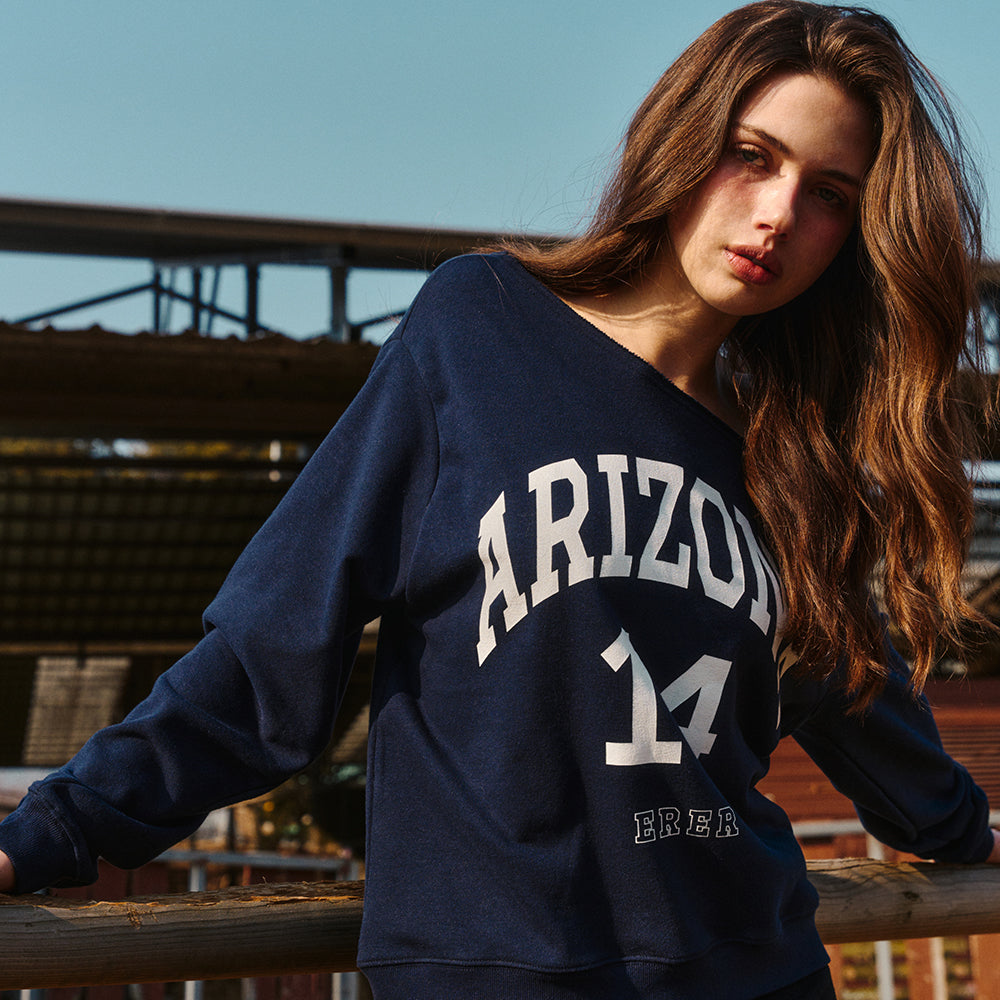 ERER [4th reorder] Off-shoulder Arizona Sweatshirt Navy