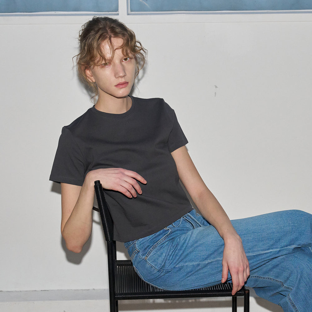 108POUND Base Crop Tee_Charcoal
