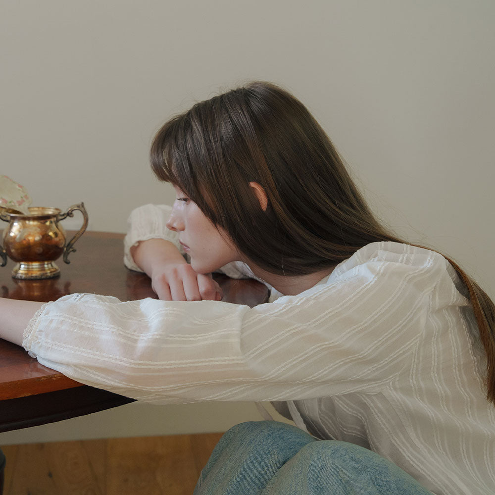 CHATDELAMA [Wearing Apink Chorong / 3rd] COTTON MIST BLOUSE [IVORY]