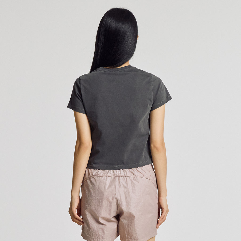 NEW BALANCE NBNEG2W412 / WOMEN Essential JoongAng Letter Short Sleeve T-Shirt (CHARCOAL)