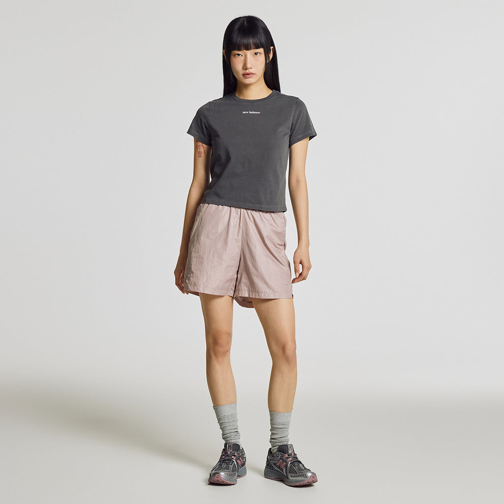 NEW BALANCE NBNEG2W412 / WOMEN Essential JoongAng Letter Short Sleeve T-Shirt (CHARCOAL)