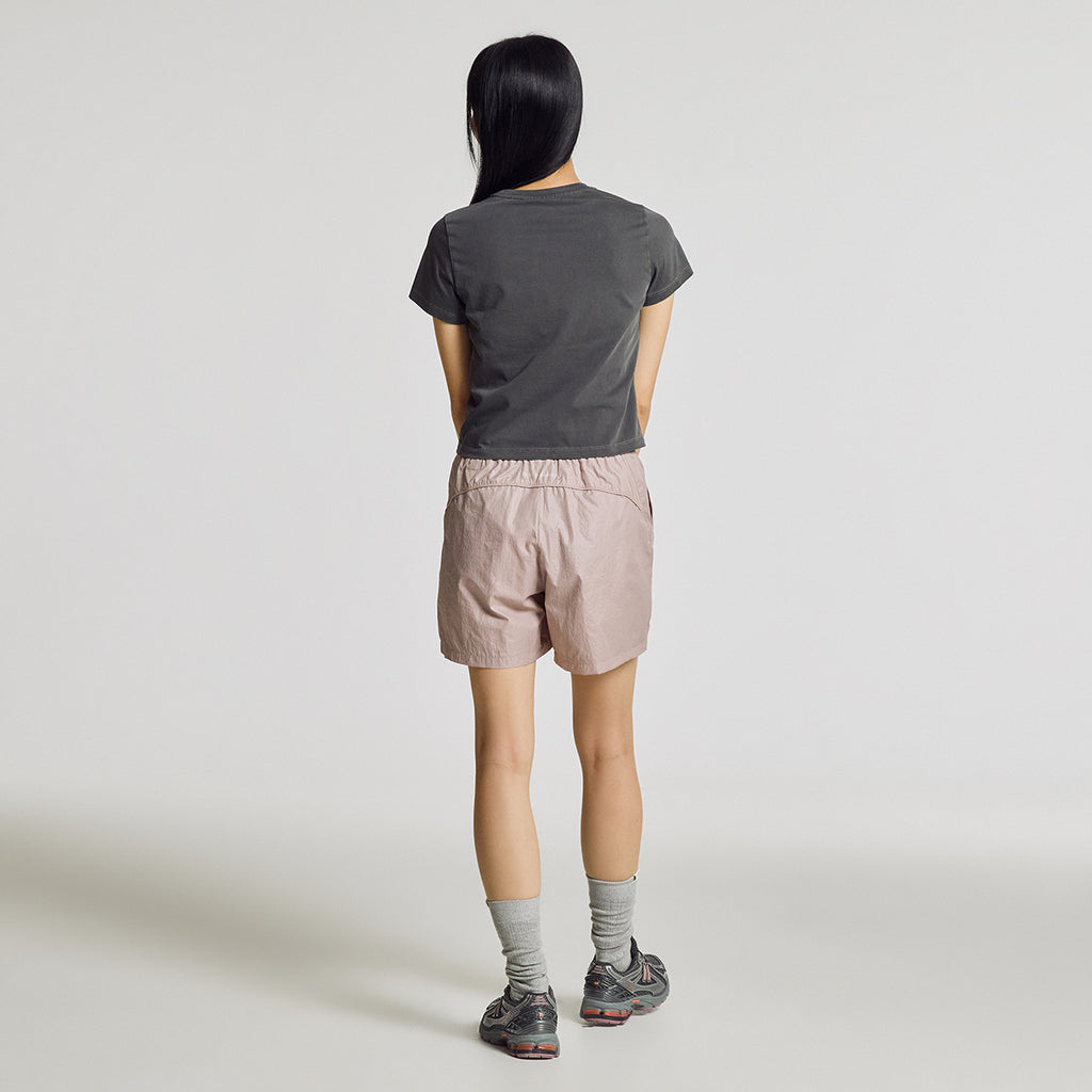 NEW BALANCE NBNEG2W412 / WOMEN Essential JoongAng Letter Short Sleeve T-Shirt (CHARCOAL)