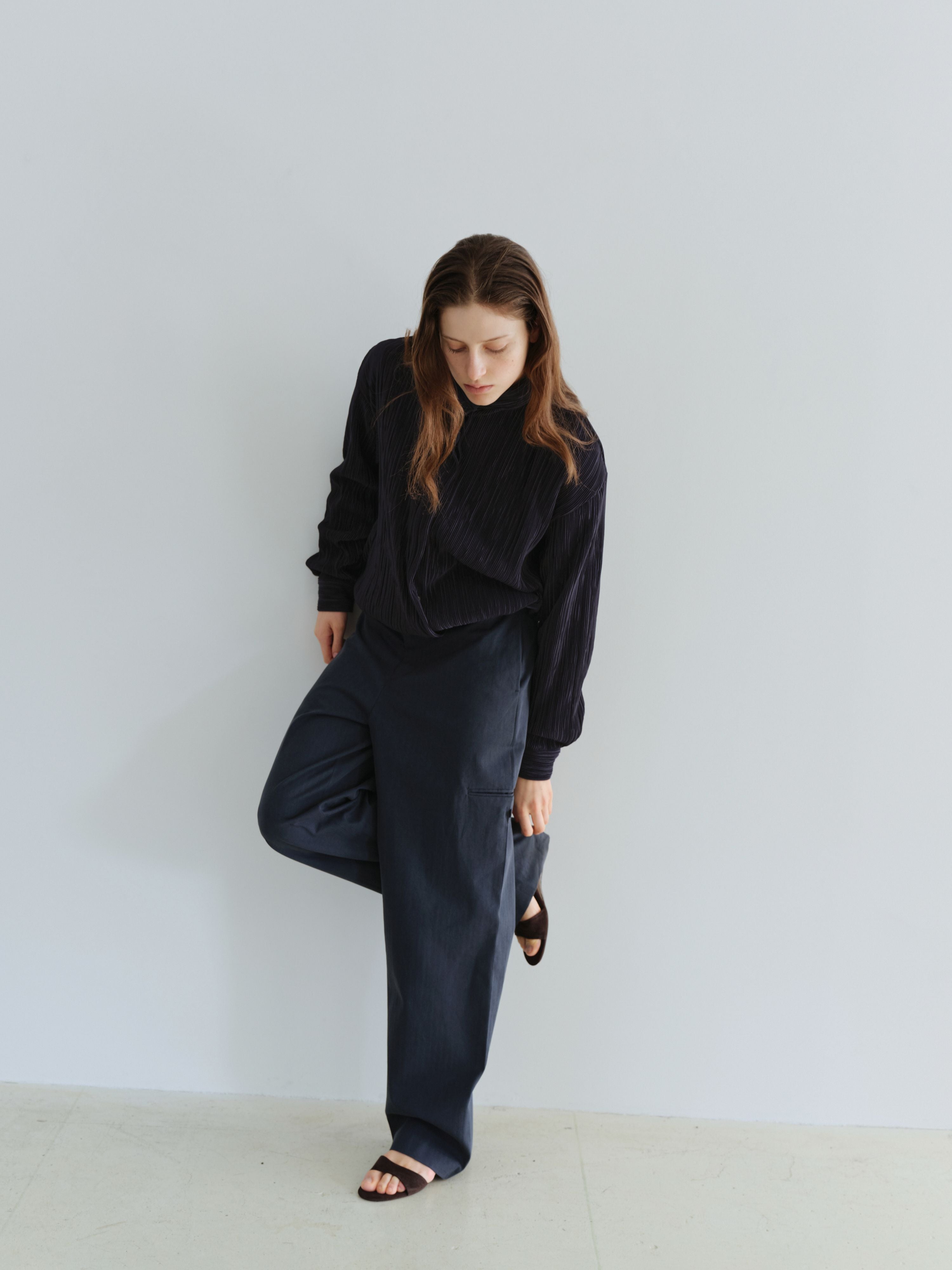 AUBOUR [2nd restock] pleats string blouse (navy)