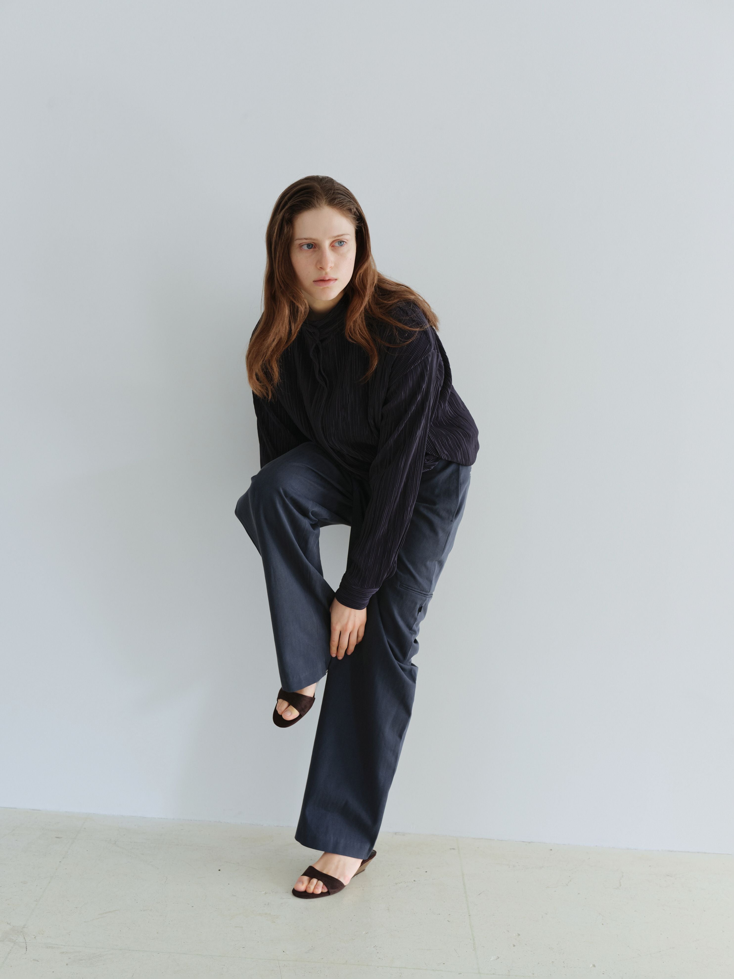 AUBOUR [2nd restock] pleats string blouse (navy)