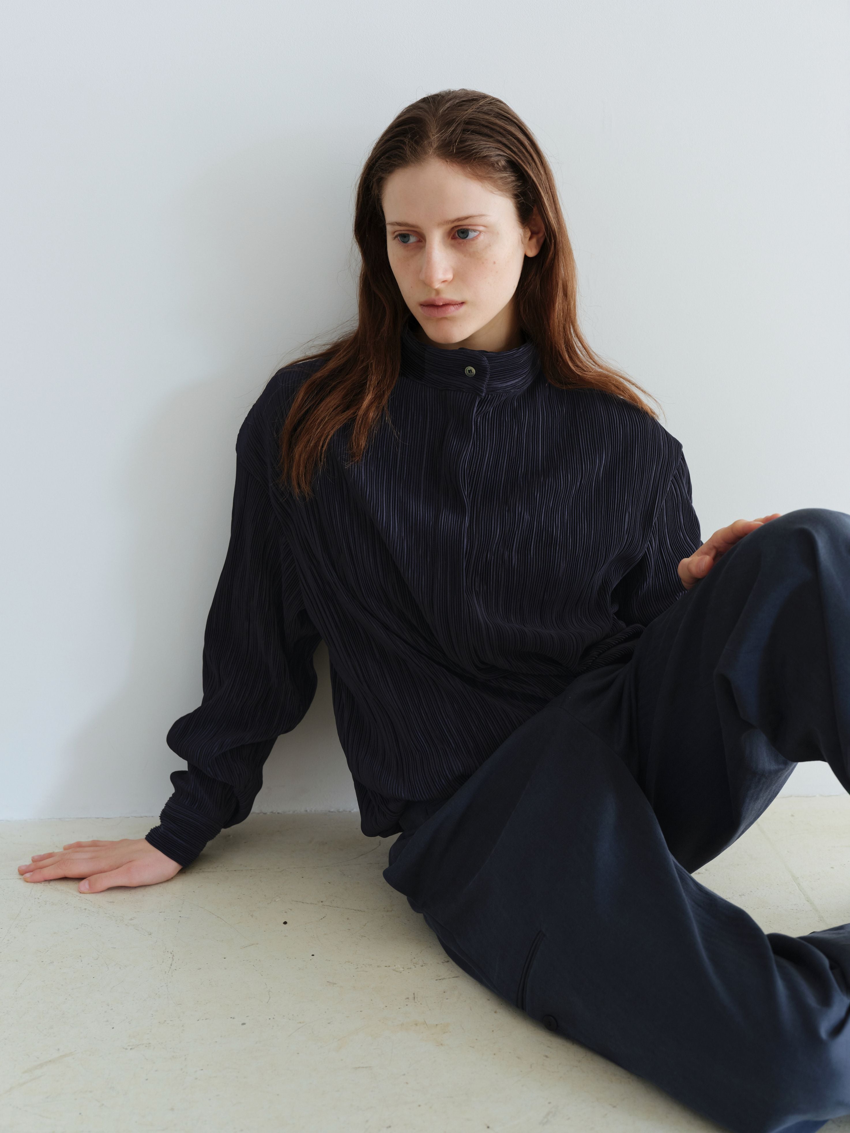 AUBOUR [2nd restock] pleats string blouse (navy)