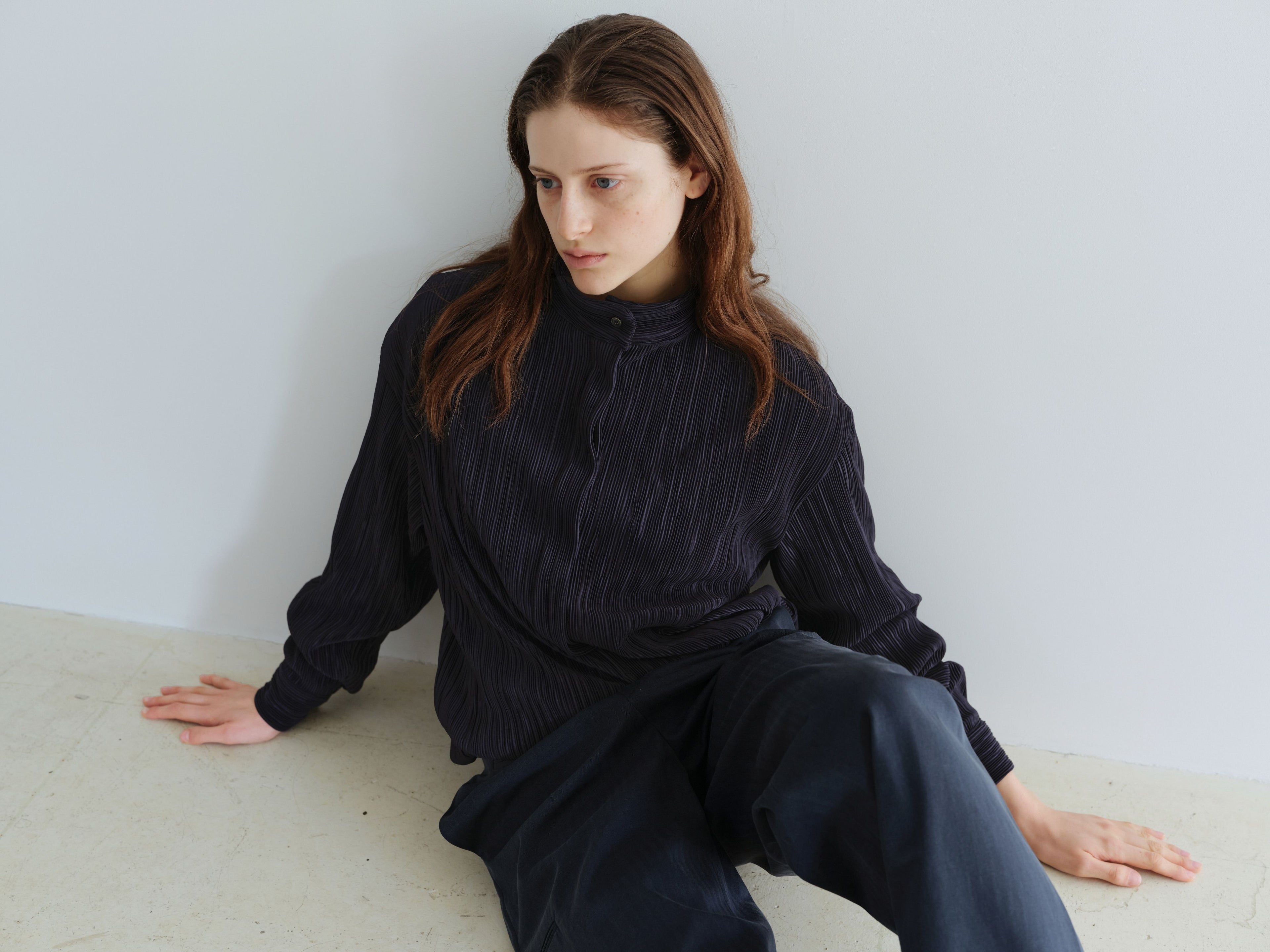 AUBOUR [2nd restock] pleats string blouse (navy)
