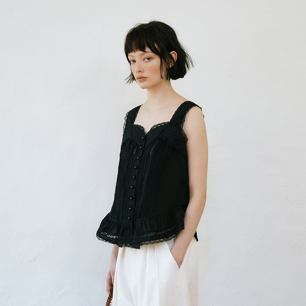 GREENBUTTER Lace Pintuck Sleeveless Blouse (Black)
