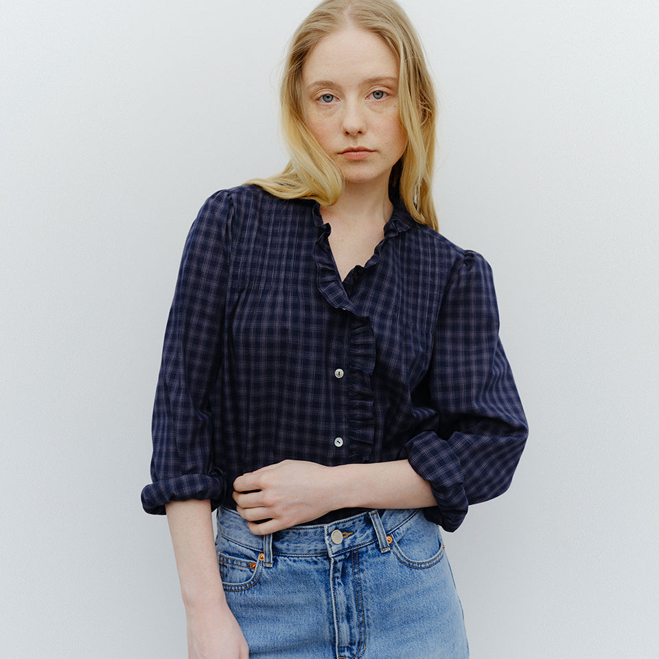 BLANK03 check pin-tuck blouse (navy)