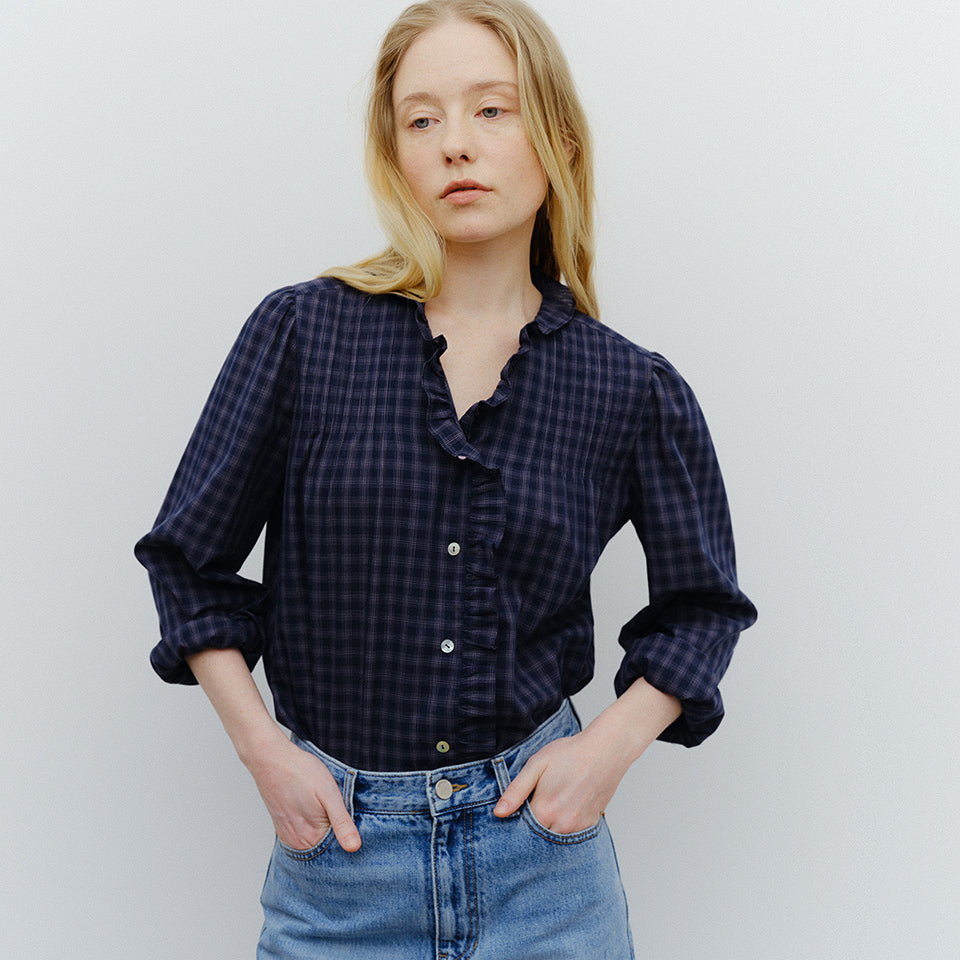 BLANK03 check pin-tuck blouse (navy)