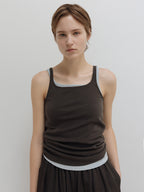 MOIA plain sleeveless (soil brown)