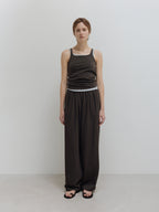 MOIA plain sleeveless (soil brown)