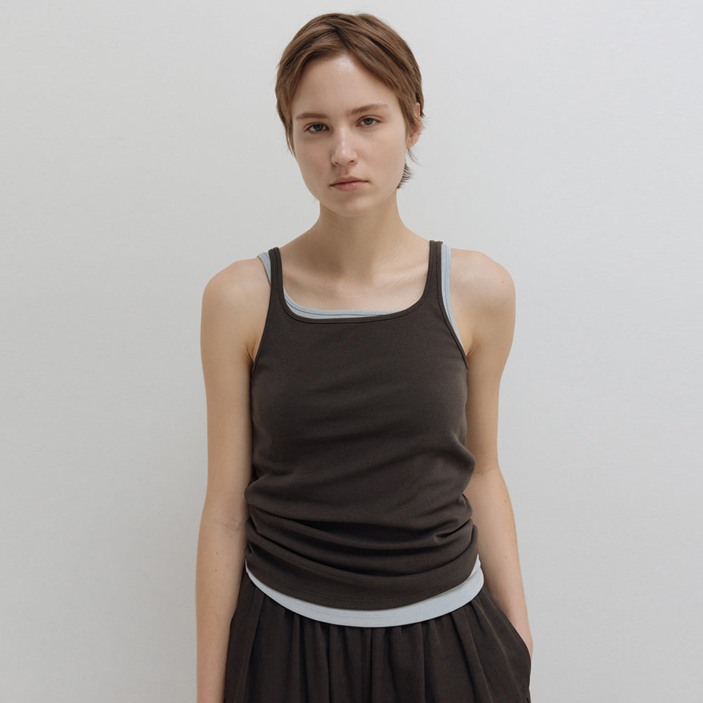 MOIA plain sleeveless (soil brown)