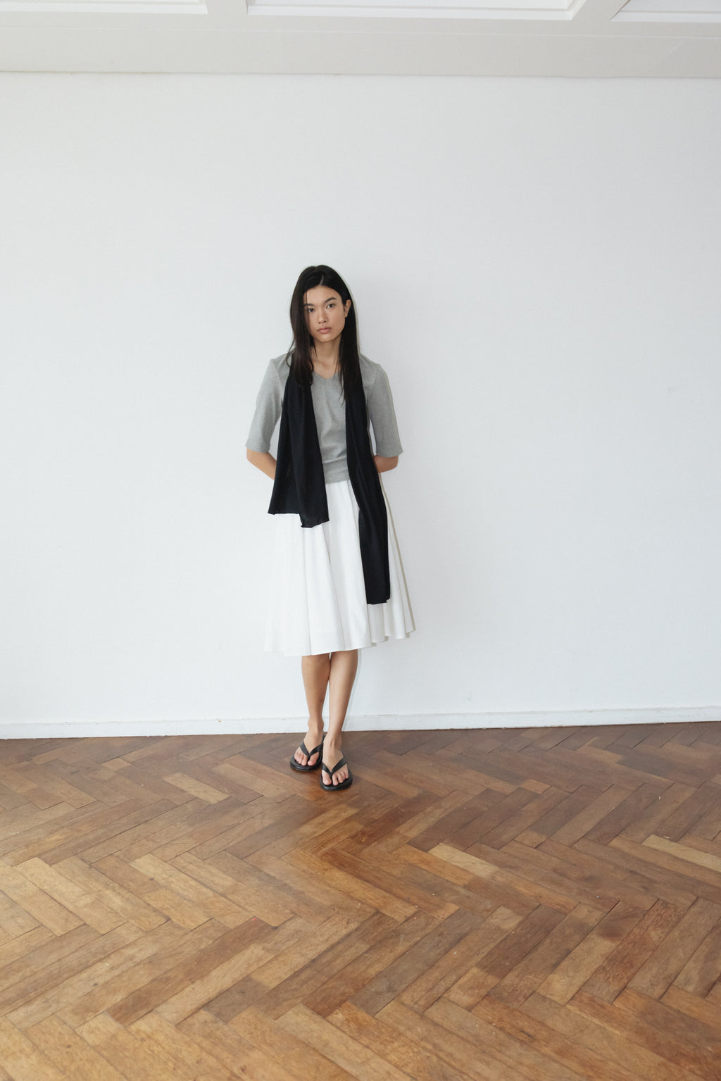 NCSSRY Essential V-Neck Top (Black)