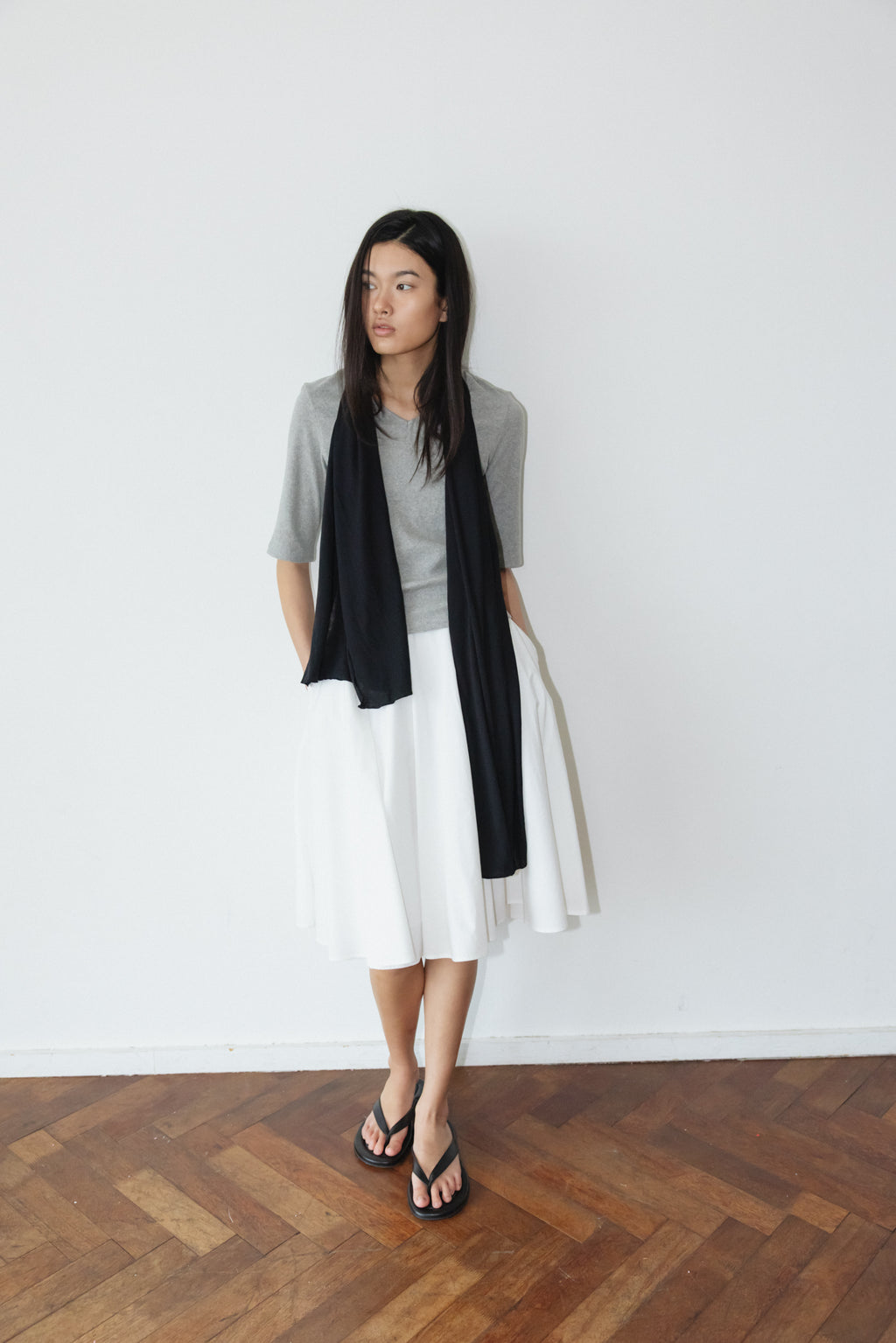 NCSSRY Essential V-Neck Top (Black)