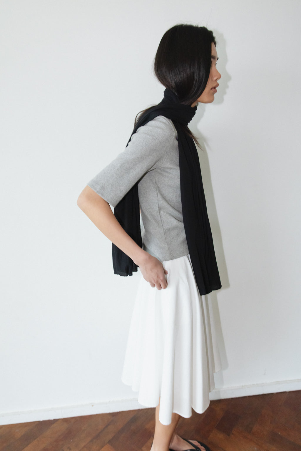 NCSSRY Essential V-Neck Top (Black)