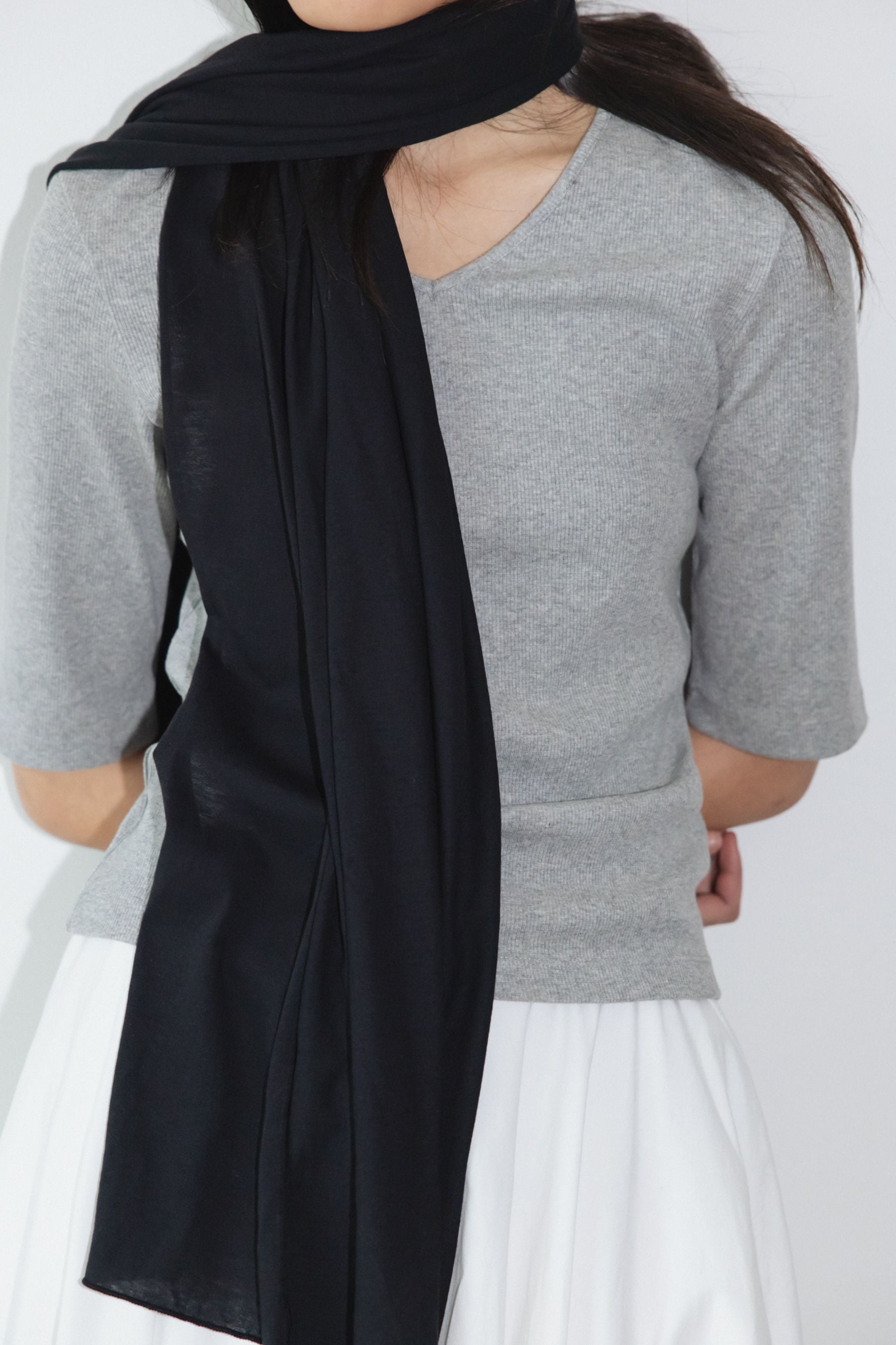 NCSSRY Essential V-Neck Top (Black)
