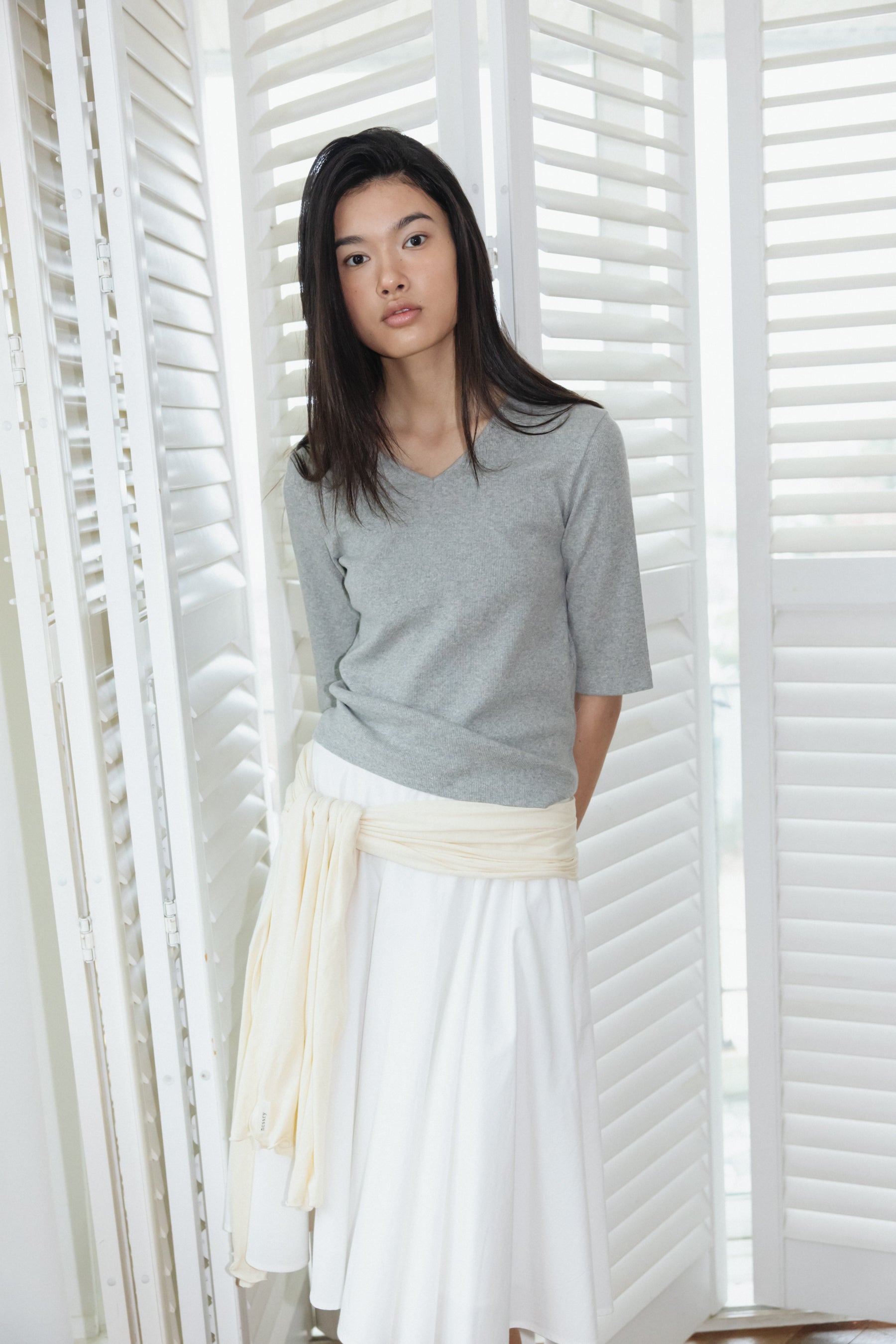 NCSSRY Essential V-Neck Top (Black)
