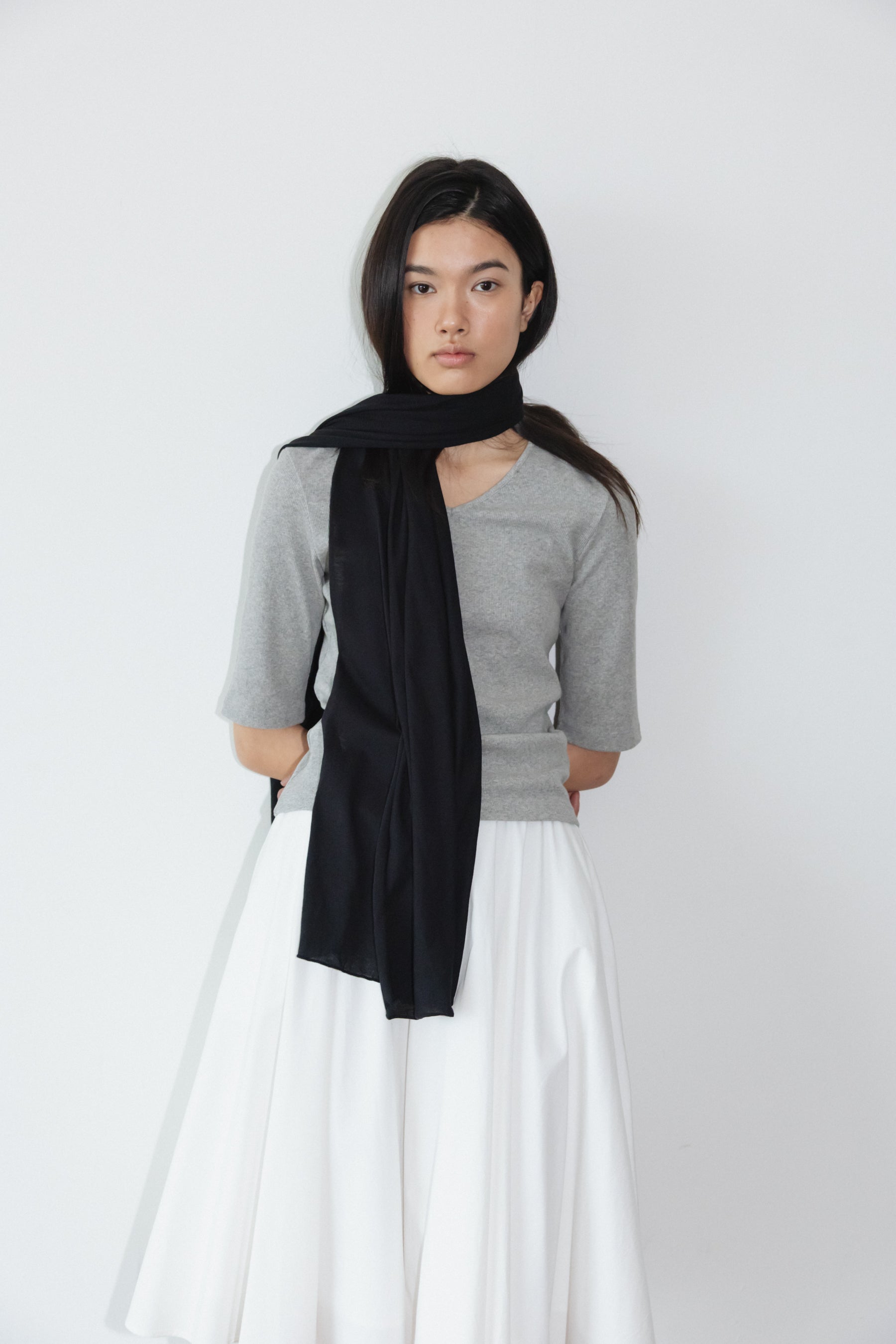 NCSSRY Essential V-Neck Top (Melange Grey)