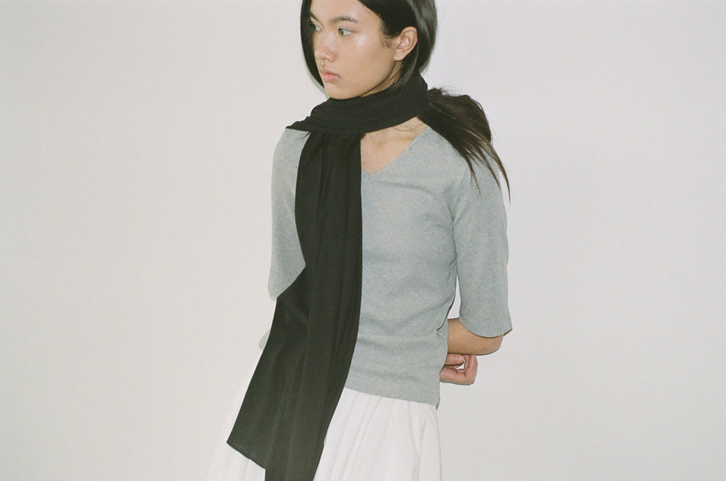 NCSSRY Essential V-Neck Top (Melange Grey)