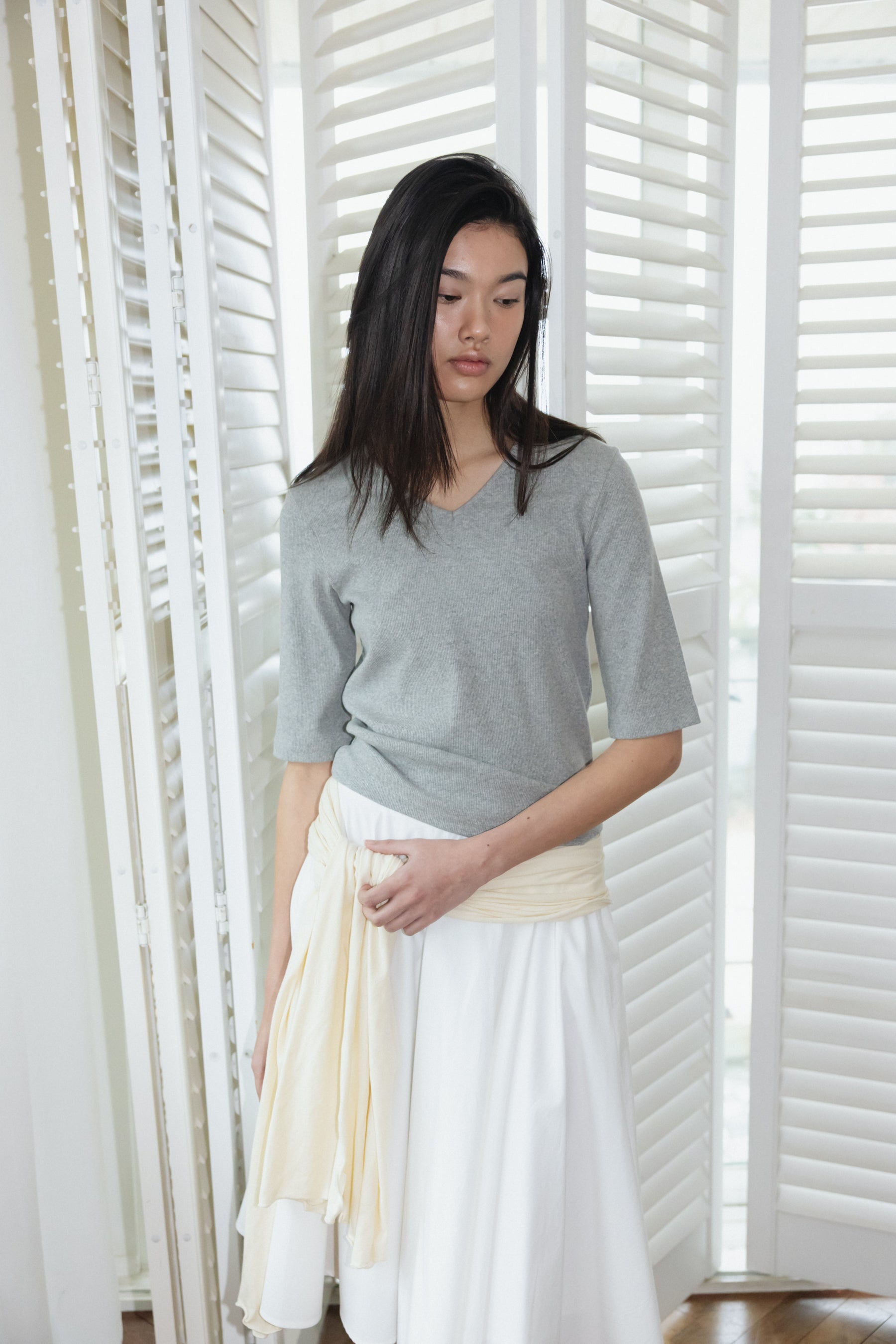 NCSSRY Essential V-Neck Top (Melange Grey)