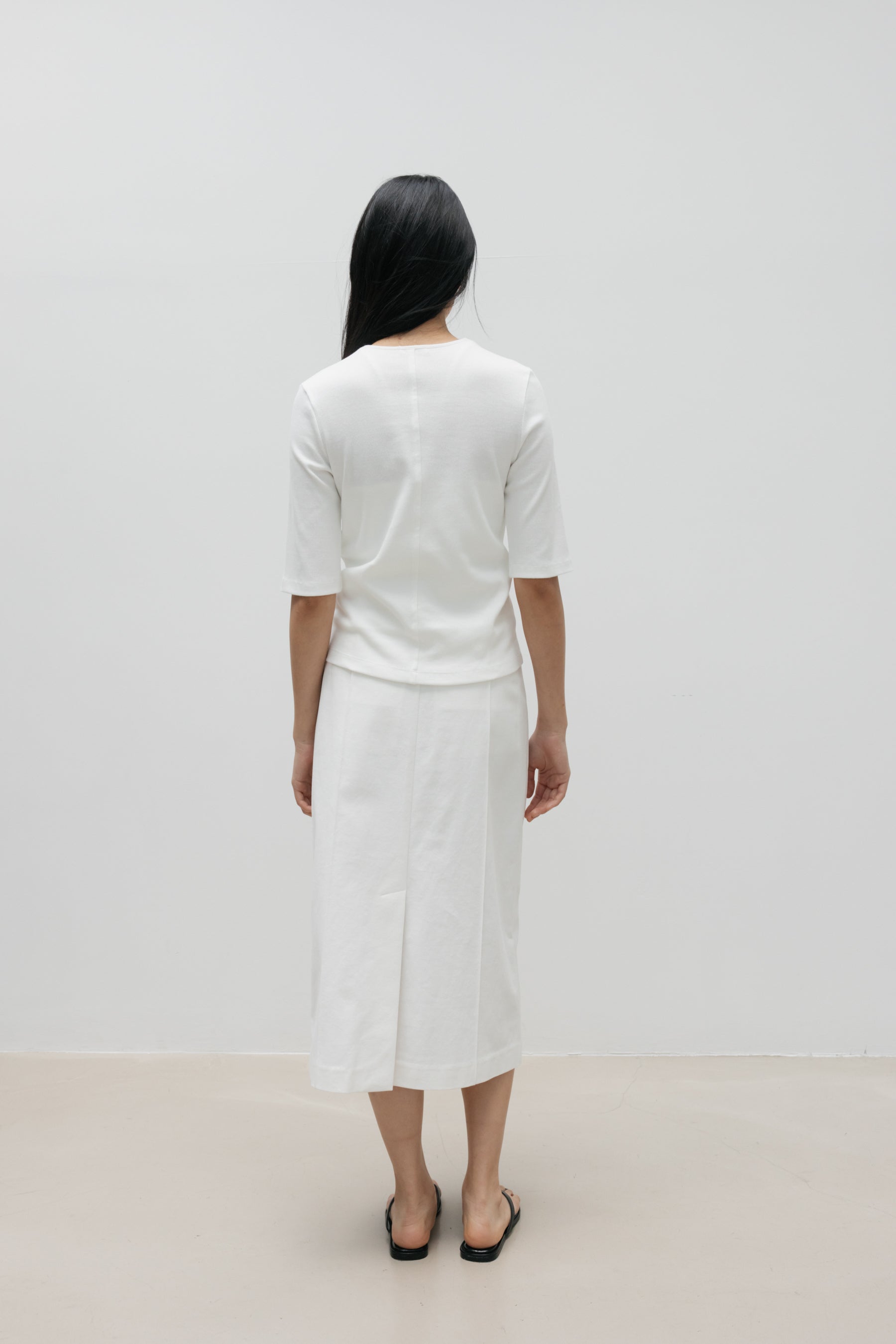 NCSSRY Essential V-Neck Top (White)