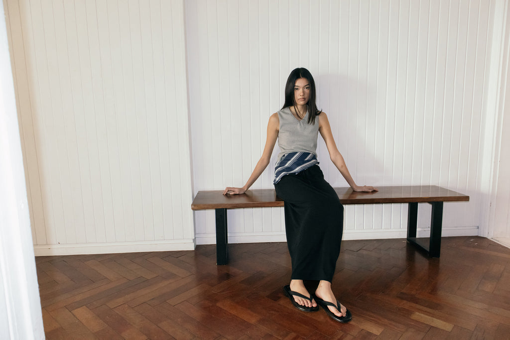 NCSSRY Essential V-Neck Sleeveless (Melange Grey)