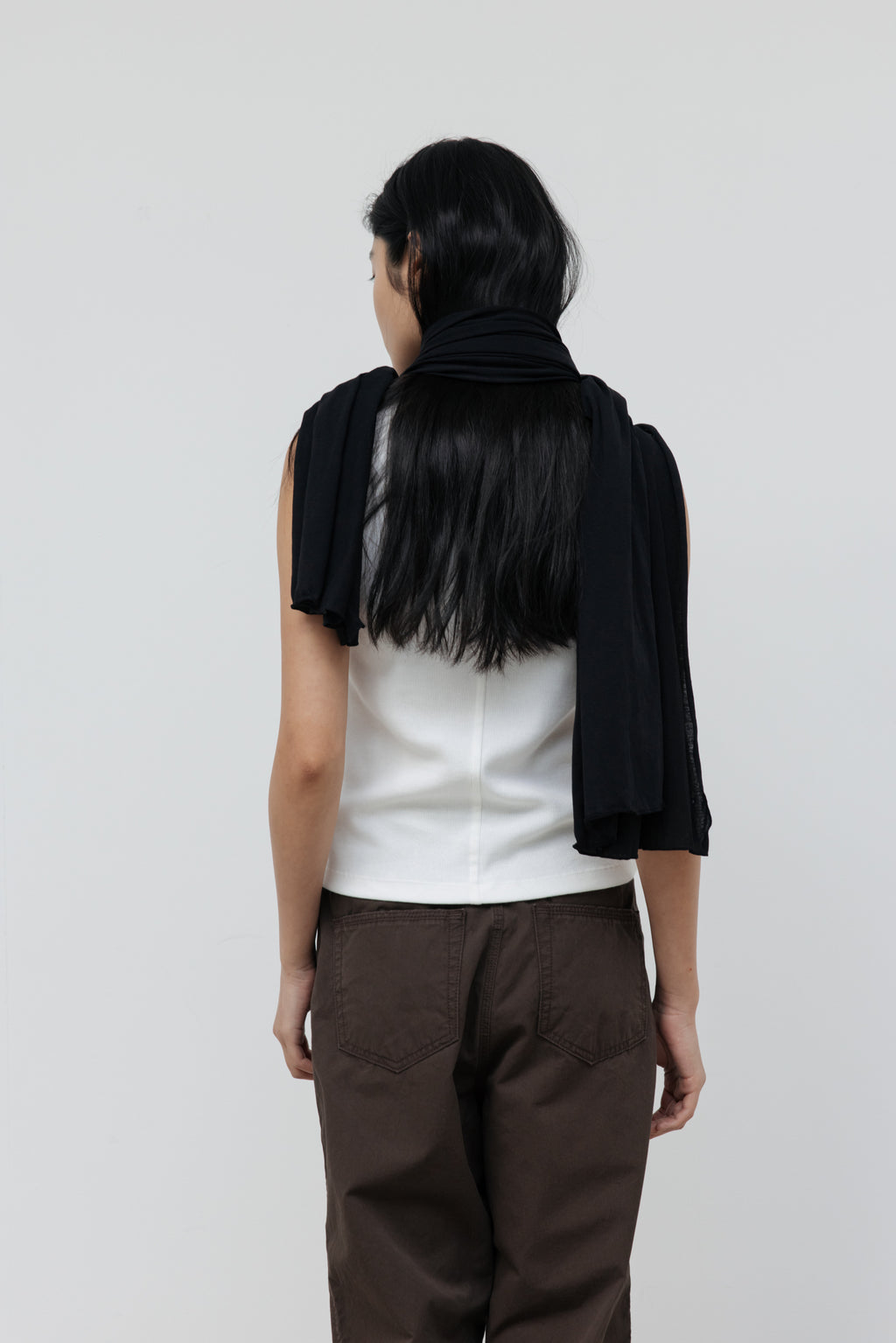 NCSSRY Essential V-Neck Sleeveless (White)